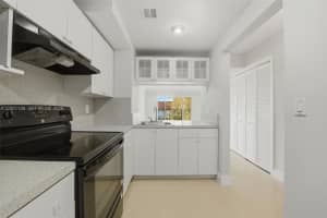 301 NW 109th Ave APT 201, Miami, FL 33172, - MLS#A12001136