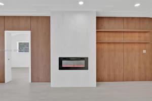 633 Ne 70th St, Miami