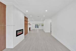 633 NE 70th St, Miami, FL 33138, - MLS#A12001138