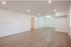 300 S Luna Ct 2 Hollywood, FL 33021 - MLS#A12001156