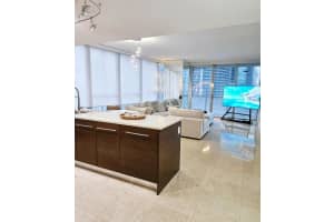 475 Brickell Ave 2115, Miami