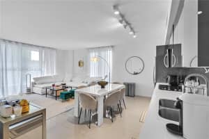 31 Se 6th St, Apt 702 Miami, FL 33131 - MLS#A12001184