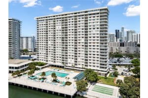 300 Bayview Dr 315 Sunny Isles Beach, FL 33160 - MLS#A12001187