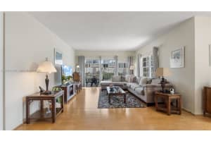 300 Bayview Dr 315 Sunny Isles Beach, FL 33160 - MLS#A12001187