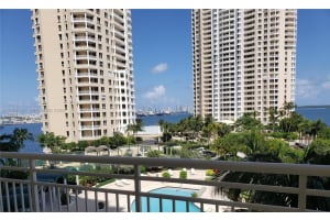 888 Brickell Key Dr 905, Miami