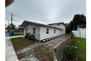 4429 Sw 21st St, West Park