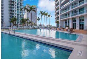 90 Sw 3rd St 2116, Miami