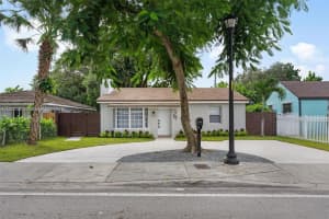 212 NW 103rd St, Miami, FL 33150, - MLS#A12001295