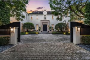 9741 W Suburban Dr, Pinecrest