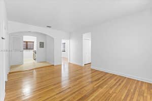 1561 Lenox Ave. APT 4, Miami Beach, FL 33139, - MLS#A12001349
