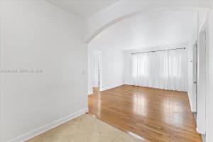 1561 Lenox Ave. APT 4, Miami Beach, FL 33139, - MLS#A12001349