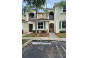921 Ne 42nd Pl, Homestead