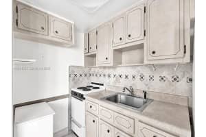 2430 NE 135th St APT 300, North Miami, FL 33181, - MLS#A12001357