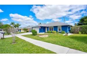 1067 Julia Heights Dr Lantana, FL 33462 - MLS#A12001371