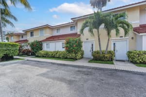 2186 Ne 167th St 1-111, North Miami Beach