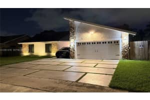 5421 Nw 84th Ave, Lauderhill