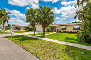 401 NW 93rd Ave, Pembroke Pines, FL 33024, - MLS#A12001391