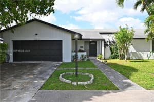 13931 Sw 105th St, Miami