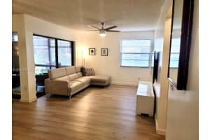 11905 NW 11th St, Pembroke Pines, FL 33026, - MLS#A12001482