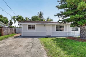 6878 Sw 15th St, North Lauderdale