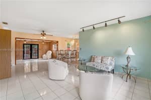 3240 Sw 96th Ave Miami, FL 33165 - MLS#A12001508