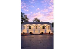 3169 Nw 102nd St, Miami