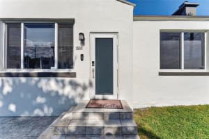 1960 NW 24th Ct, Miami, FL 33125, - MLS#A12001543