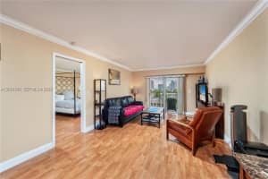 1000 Michigan Ave APT 704, Miami Beach, FL 33139, - MLS#A12001548