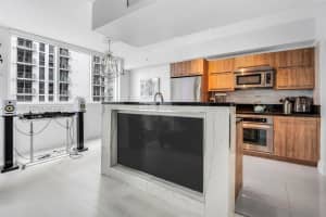 253 Ne 2nd St 1608 Miami, FL 33132 - MLS#A12001617