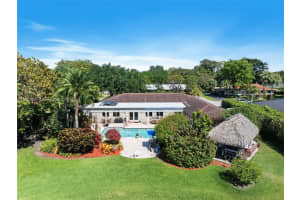 10740 Sw 74th Ct, Pinecrest