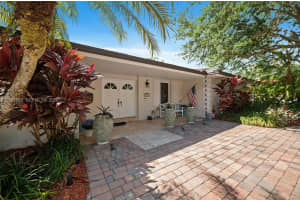 10740 SW 74th Ct, Miami, FL 33156, - MLS#A12001665