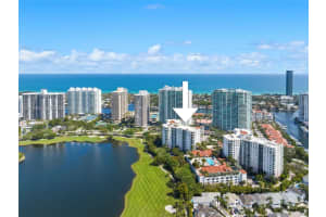 20000 E Country Club Dr 314, Aventura