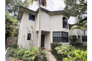 3054 Center St 3054, Miami