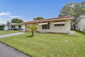 5712 Nw 66th Ave Tamarac, FL 33321 - MLS#A12001704