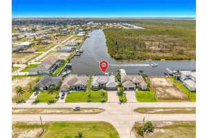 4214 Gulfstream Pkwy Cape Coral, FL 33993 - MLS#A12001712