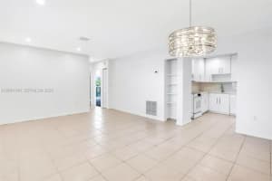 15391 S Dixie Hwy APT 60, Palmetto Bay, FL 33157, - MLS#A12001749
