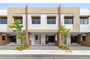 N Oak Pl, Dania Beach, FL 33314, - MLS#A12001782