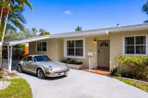 565 Ne 160th Ter, Miami