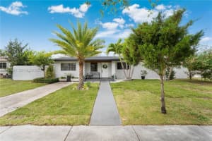 9771 Martinique Dr, Cutler Bay