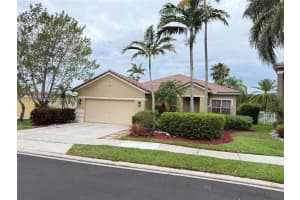 1006 Sunflower Cir, Weston