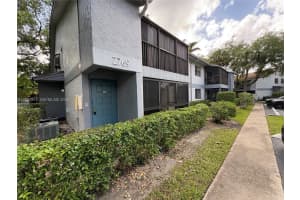 2769 S Oakland Forest Dr 101, Oakland Park