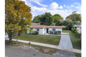 7970 Nw 176th St Hialeah, FL 33015 - MLS#A12001919