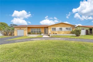 6895 SW 16th St, Miami, FL 33155, - MLS#A12001965