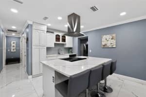 10414 N 50th St Tampa, FL 33617 - MLS#A12001972