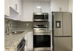 9320 Fontainebleau Blvd 301, Miami