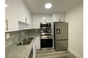 9320 Fontainebleau Blvd APT 301, Miami, FL 33172, - MLS#A12001988