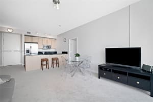 79 SW 12th St Apt 2503-S, Miami, FL 33130, - MLS#A12002004