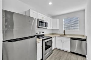 584 Nw 35th St 3 Miami, FL 33127 - MLS#A12002061