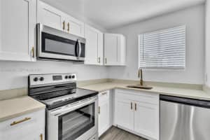 584 Nw 35th St 3 Miami, FL 33127 - MLS#A12002061