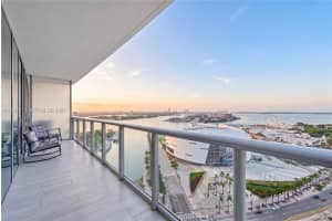 888 Biscayne Blvd APT 2404, Miami, FL 33132, - MLS#A12002172